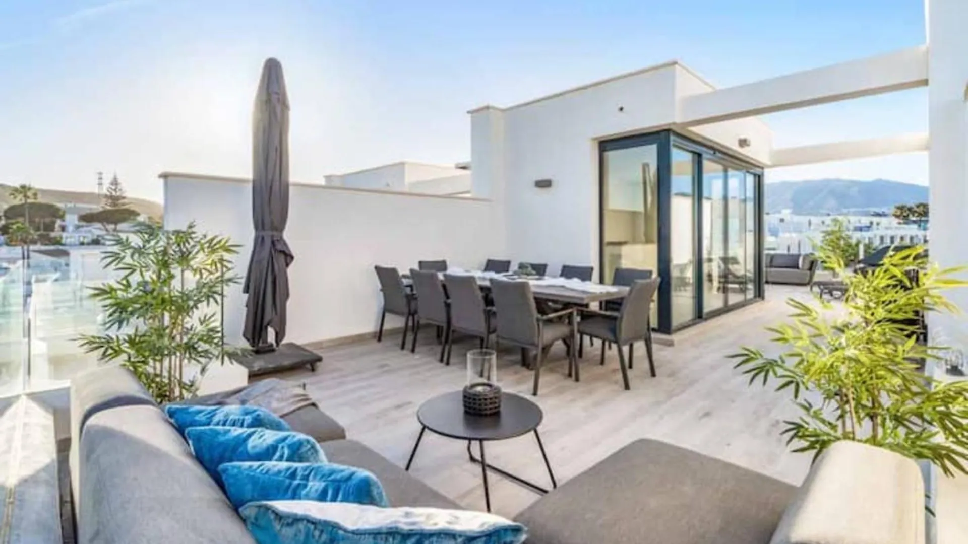 Fantastic Townhouse Near The Beach مالقة
