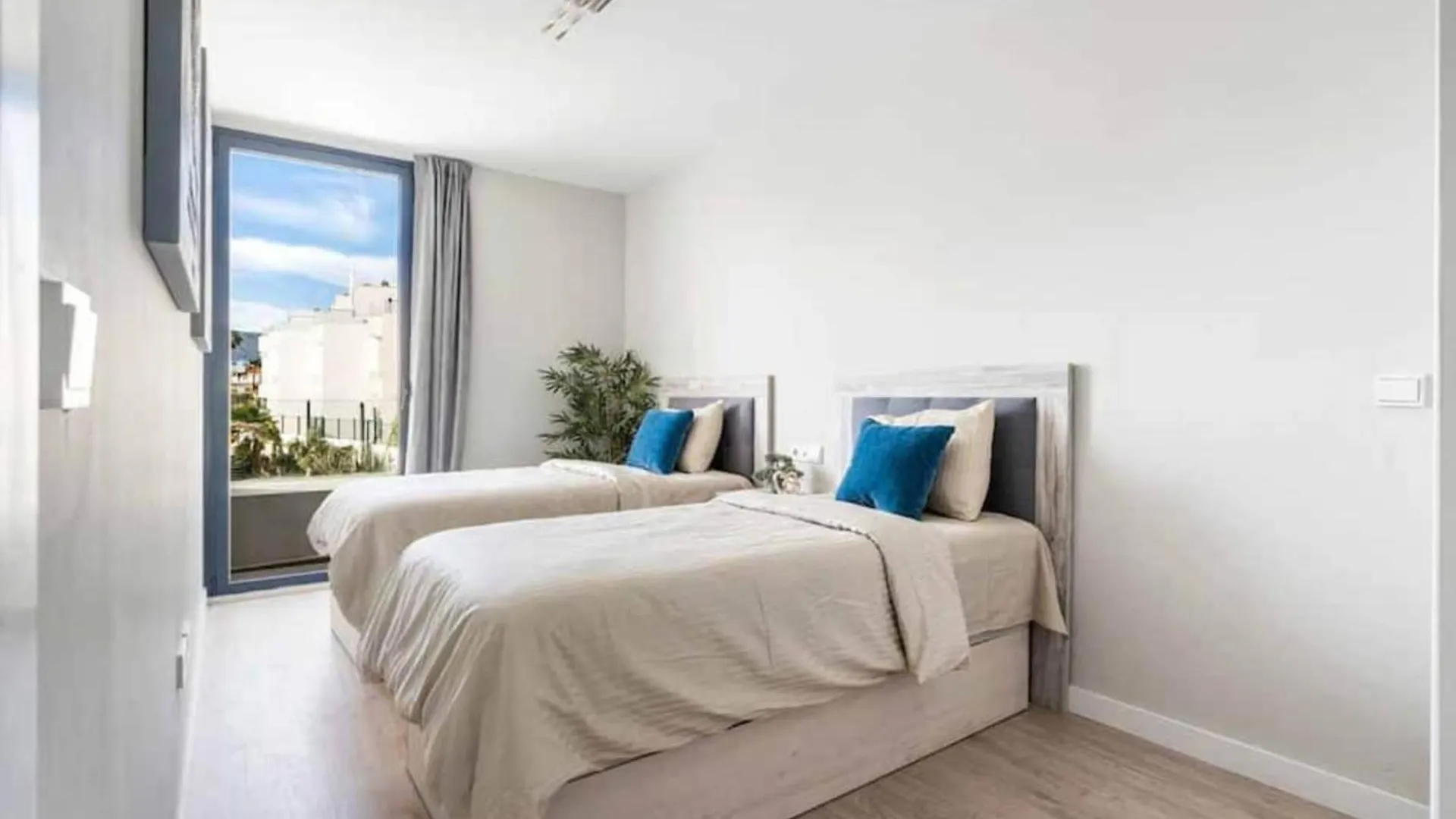 Fantastic Townhouse Near The Beach مالقة 0*,  إسبانيا